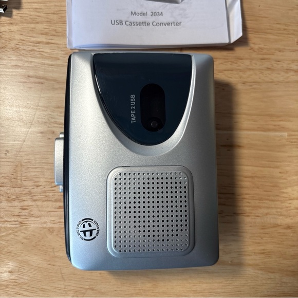 Silver USB Cassette Converter - Picture 1 of 5